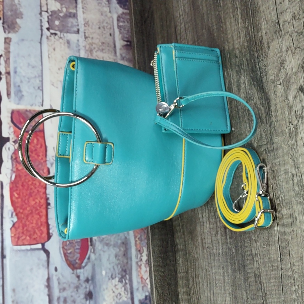 Bobbi Faux Leather Bucket Bag w/Crossbody Shoulder Strap